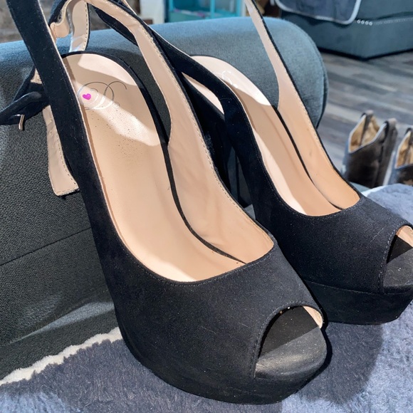 Heels - Picture 3 of 4